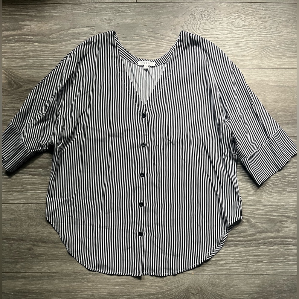 Vetta Capsule Boyfriend Black White Vertical Stripes Button Down Reversible M